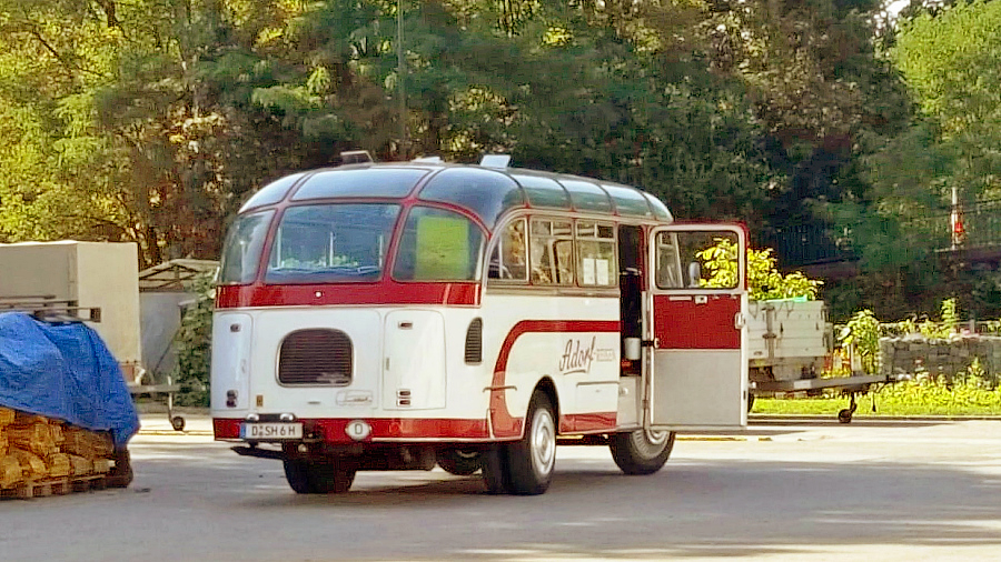 Brachte viele kulturinteressierte Menschen zur Ausstellung FORST - Der Shuttle-Bus der "Kunstpunkte"