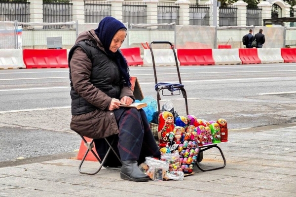 Matryoshka street vendor
