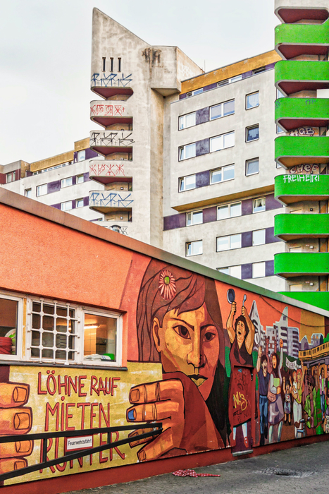 Löhne rauf, Mieten runter. Wohnkomplex auf der Skalitzer Strasse in Berlin Kreuzberg