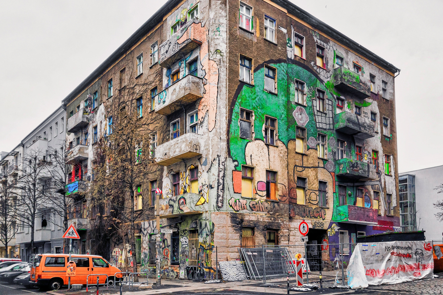 Geräumtes Haus auf der Liebigstraße 34 "Liebig 34" in Berlin Friedrichshain