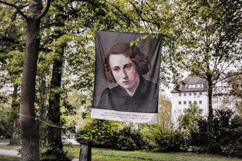 This banner in the cemetery in Düsseldorf-Golzheim commemorates Alfred Rethel, a German history painter of the late Romantic period. This banner in the cemetery in Düsseldorf-Golzheim commemorates Alfred Rethel, a German history painter of the late Romantic period.