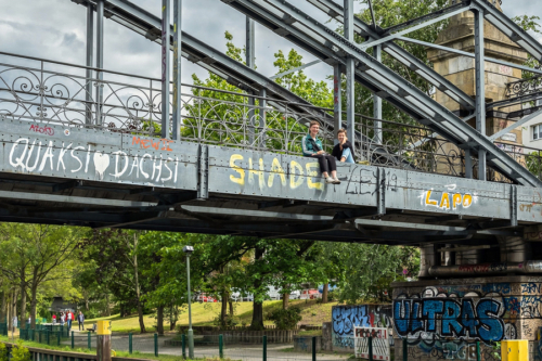 Der Siemenssteg führt vom Lüdtgeweg über die Spree zum Spreebord und wurde 1899/1900 mit dem Bau des Kraftwerks Charlottenburg errichtet. Fußgängerbrücke Siemenssteg in Berlin