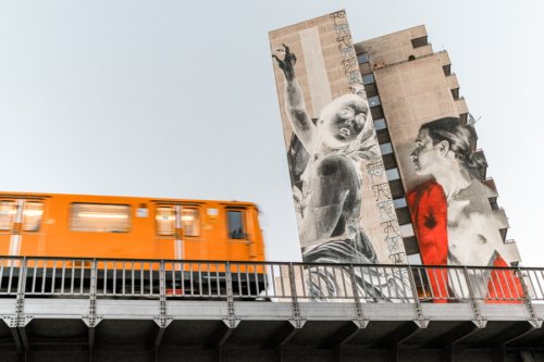 Wandbild auf der Gitschiner Straße 58 in Kreuzberg, Berlin